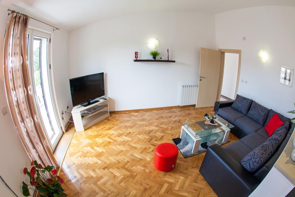 Apartments Vila Masha Petrovac Bagian luar foto