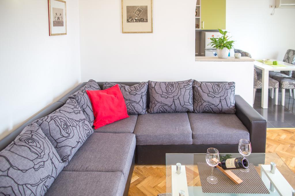 Apartments Vila Masha Petrovac Bagian luar foto
