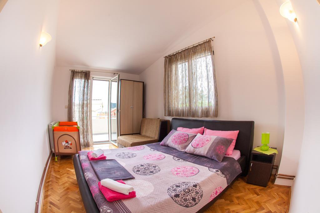Apartments Vila Masha Petrovac Bagian luar foto
