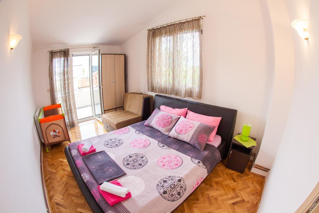Apartments Vila Masha Petrovac Bagian luar foto