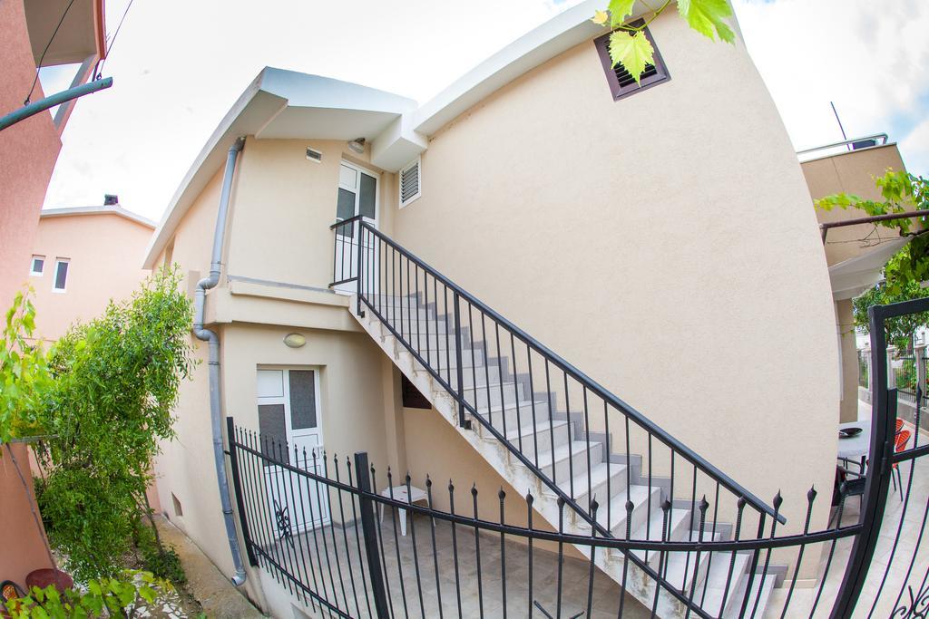 Apartments Vila Masha Petrovac Bagian luar foto