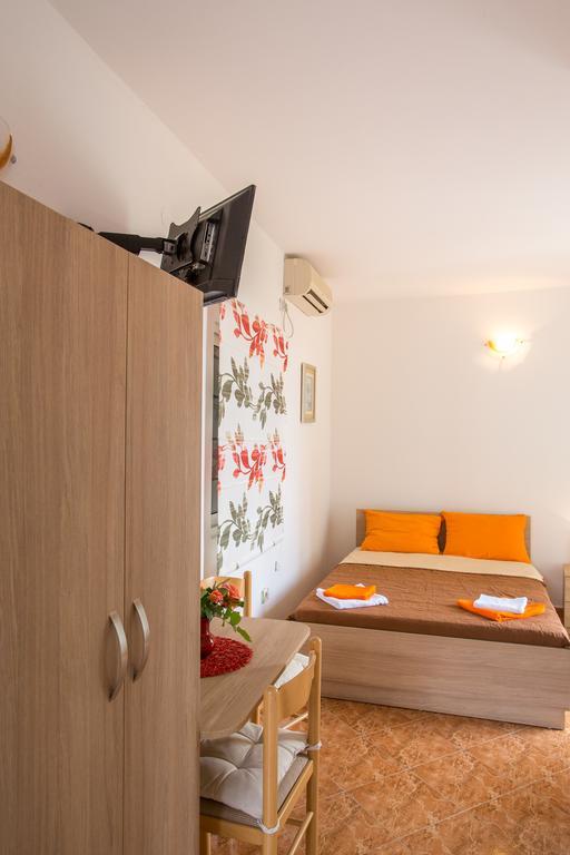 Apartments Vila Masha Petrovac Bagian luar foto