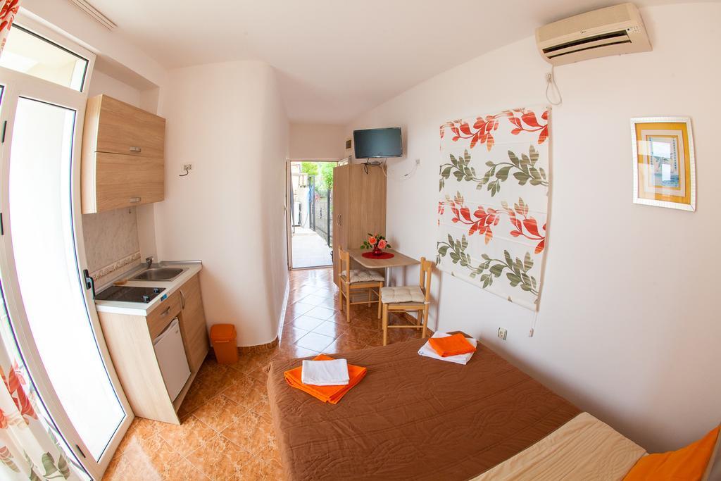 Apartments Vila Masha Petrovac Bagian luar foto
