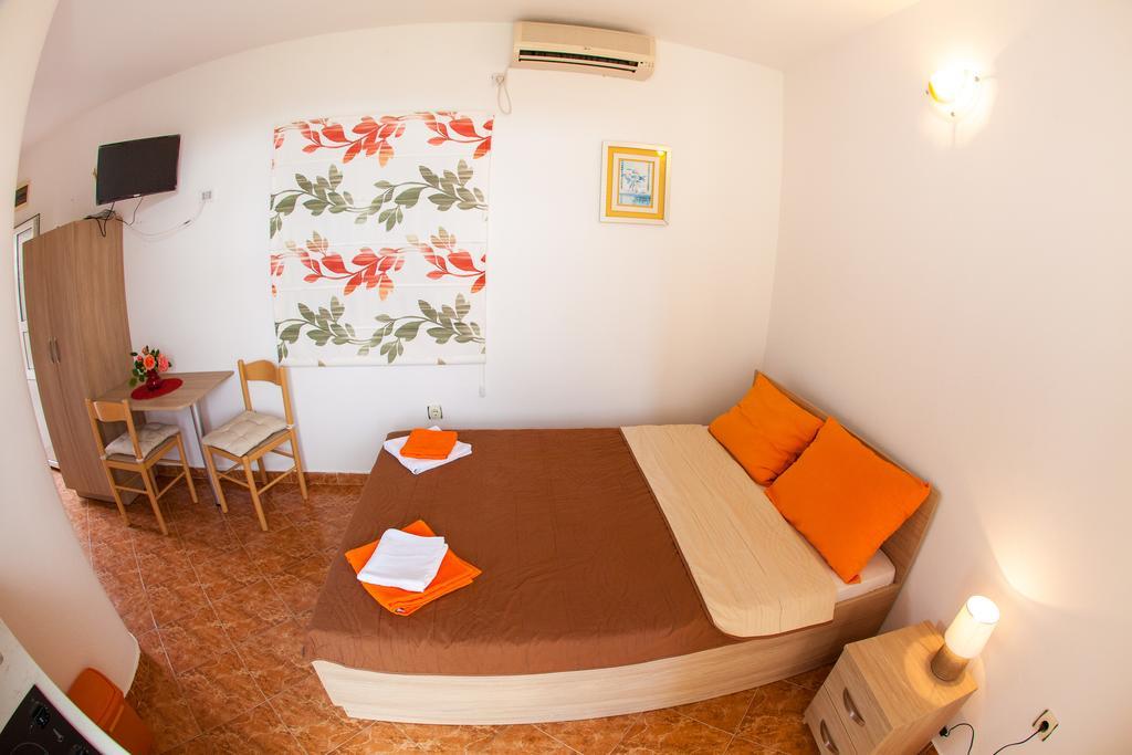 Apartments Vila Masha Petrovac Bagian luar foto